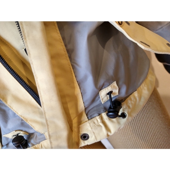 Gore-tex Waterproof Yellow Medium Weight Section Skii Rain Jacket - Picture 15 of 15